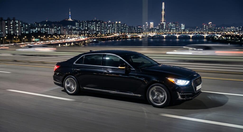 안전하고 쾌적한 도심 야간 주행 모습